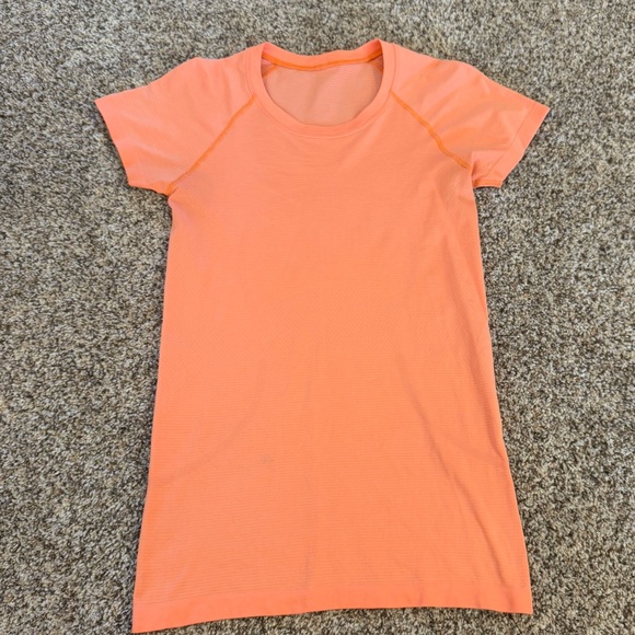 Lululemon Swiftly Tech Short Sleeve Shirt 2.0 - Picture 2 of 6